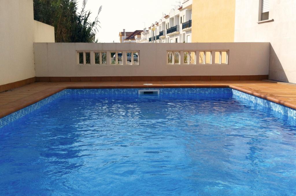 Poolside Peniche Baleal