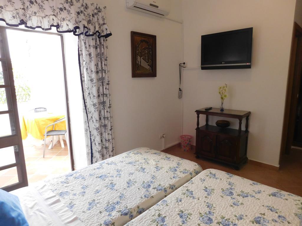 Dinas Guesthouse Guest house 3*