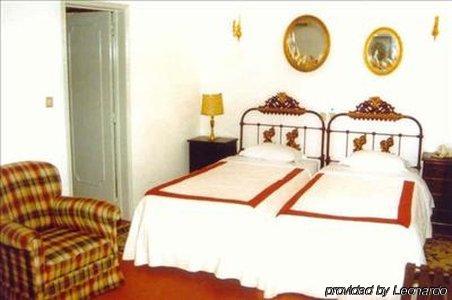 Solar De Monfalim Hotel Evora