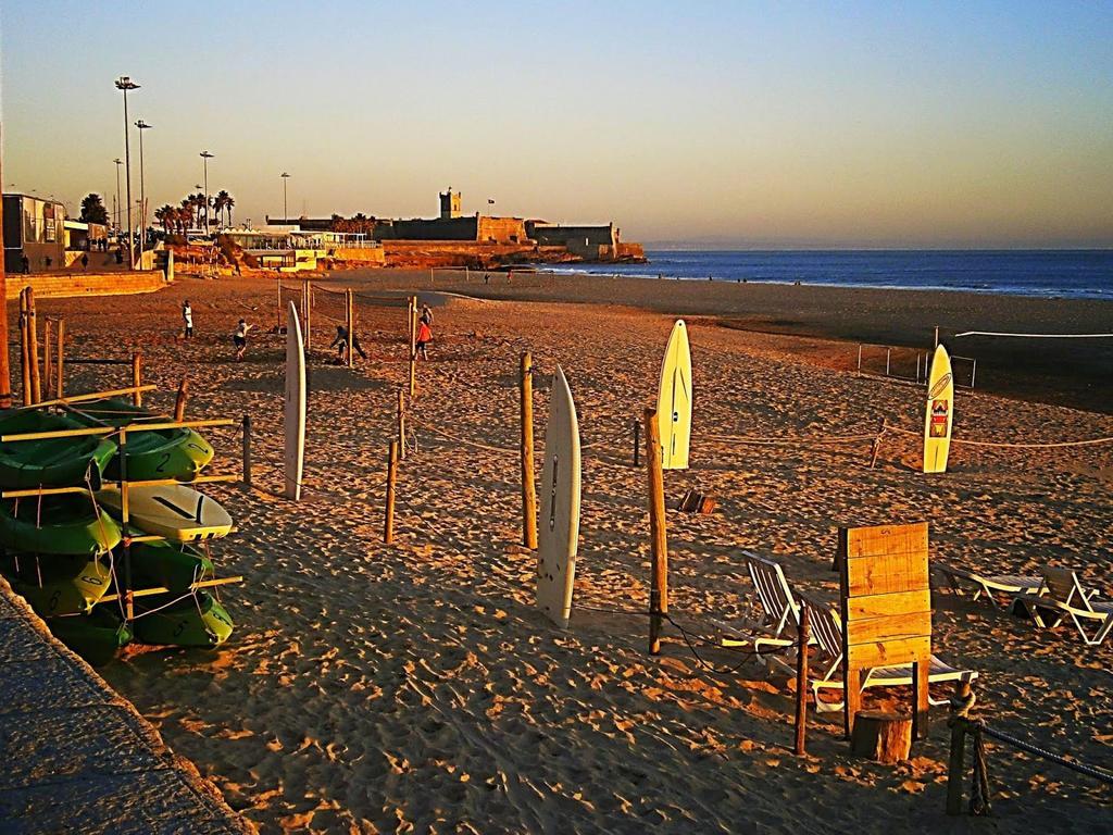 At The Beach With A Private Garden Apartment Carcavelos (Lisbon)