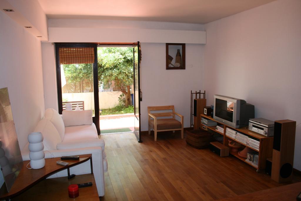 Apartment At The Beach With A Private Garden Carcavelos (Lisbon)