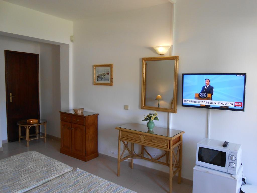 Pensión Dona Ana Garden 4*