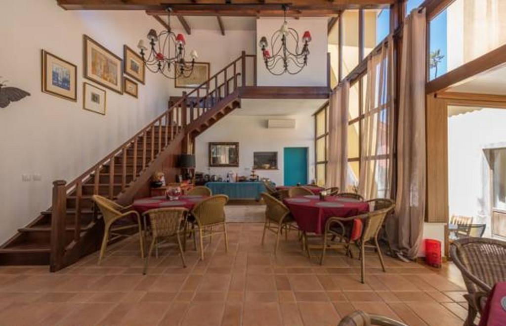 Dos Poetas Bed & Breakfast