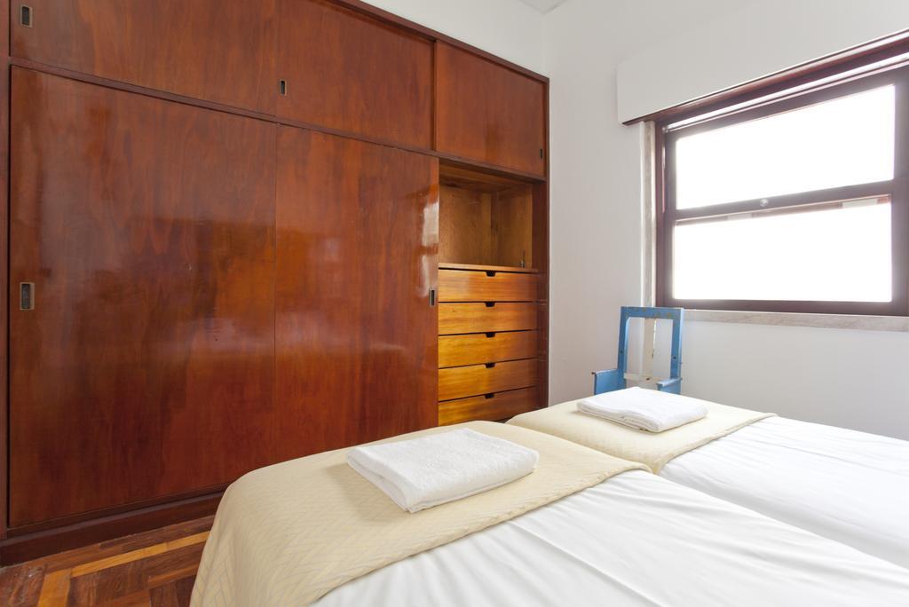Bed & Breakfast Lost Caparica Surf House