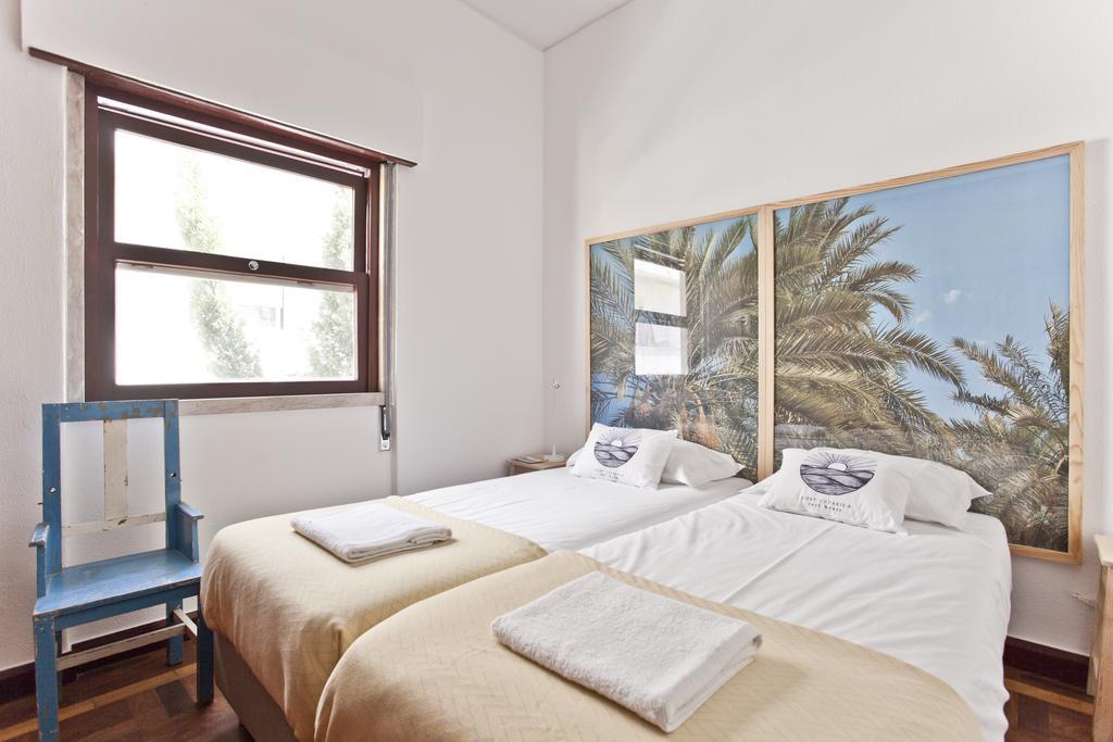 Lost Caparica Surf House Bed & Breakfast