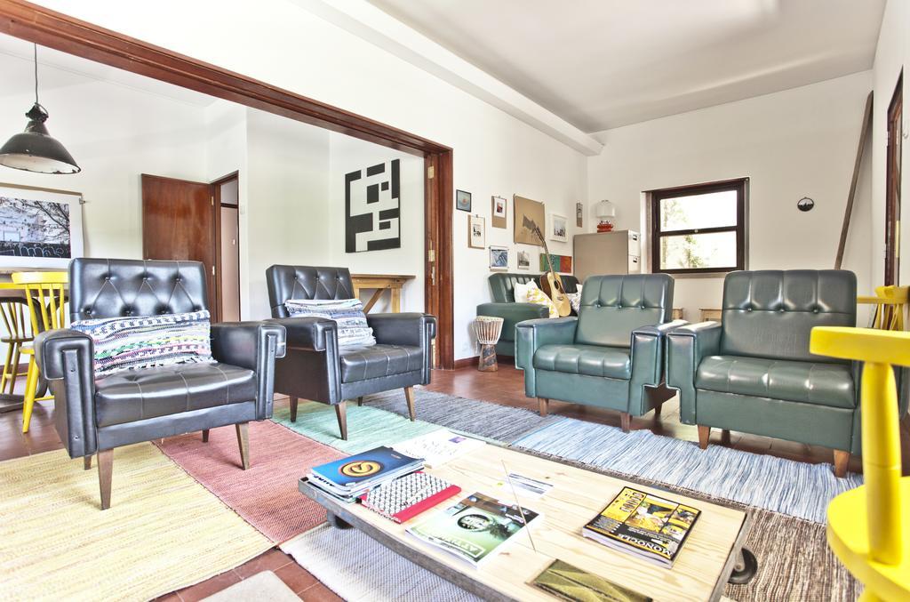 Lost Caparica Surf House Bed & Breakfast *