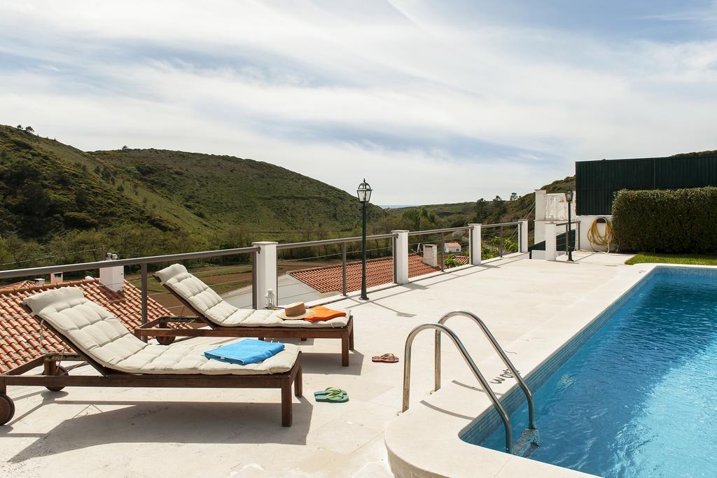 Beachouse - Surf, Bed & Breakfast