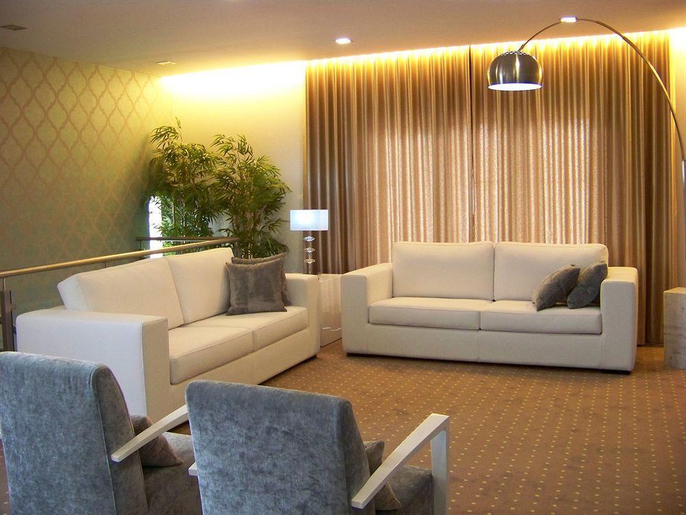 Laurus Hotel