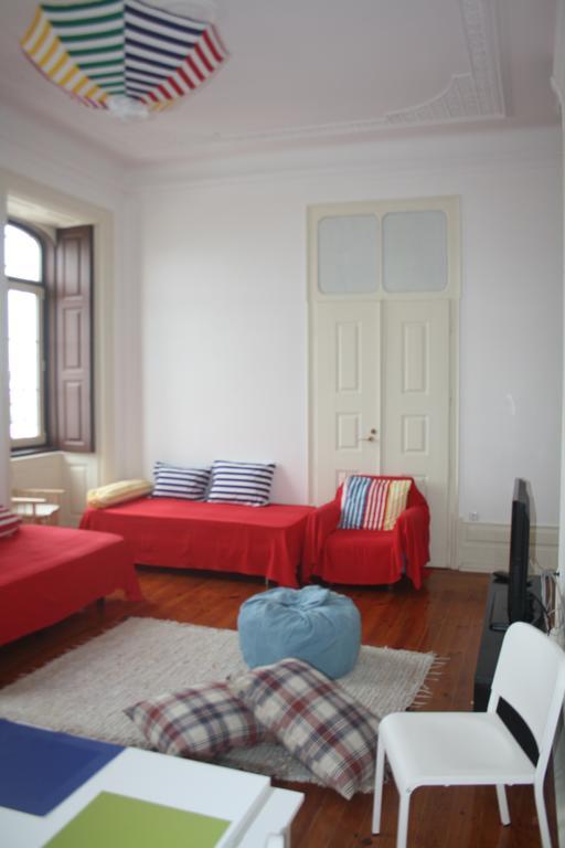 Hostel 402 *