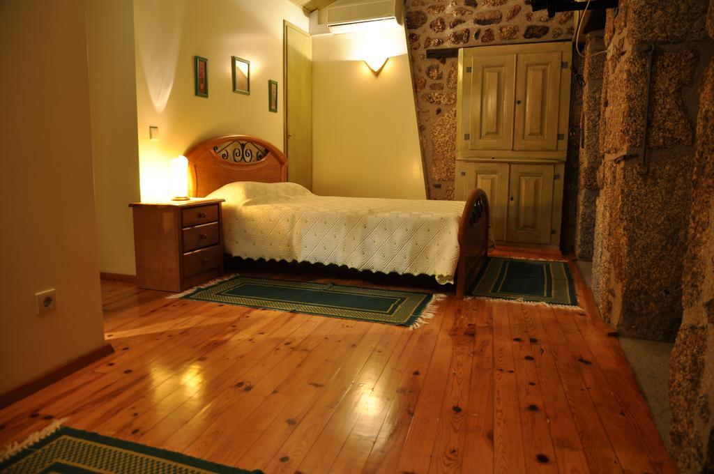 Casa Do Meio Da Country house Loriga