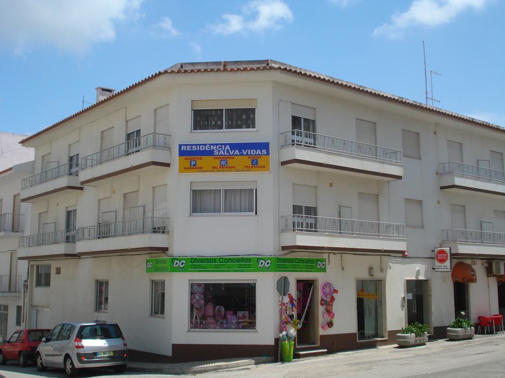 Acomodação com café da manhã  Residencia Salva-vidas Nazaré