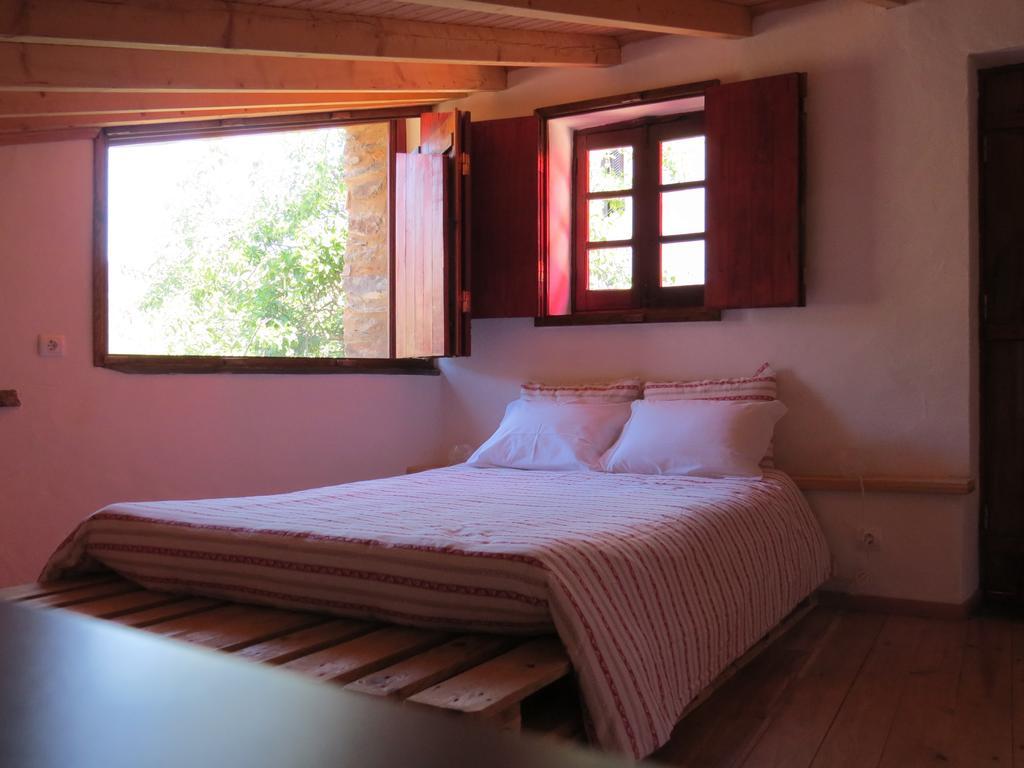 Casas Da Encosta Holiday home *