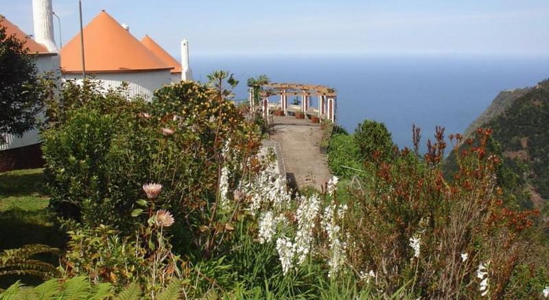 Sao Jorge Village Bed & Breakfast