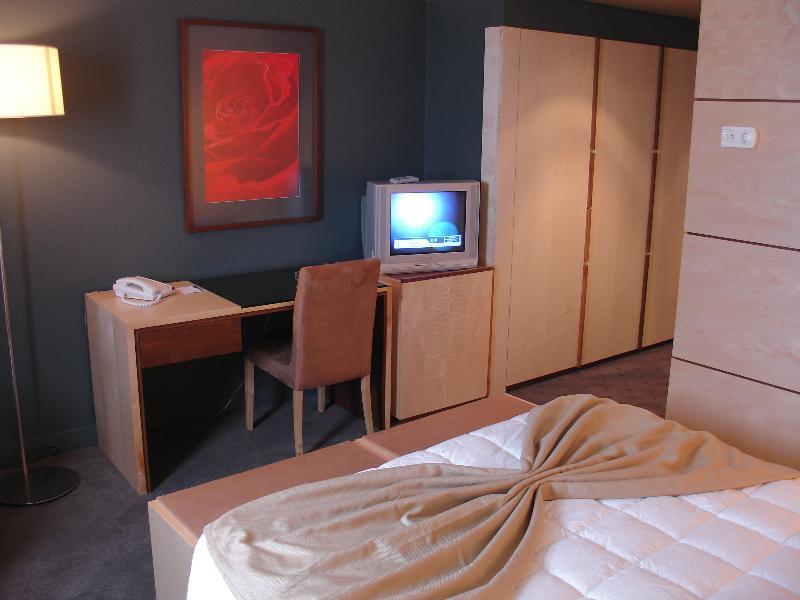 Hotel Vip Executive Azores 4*