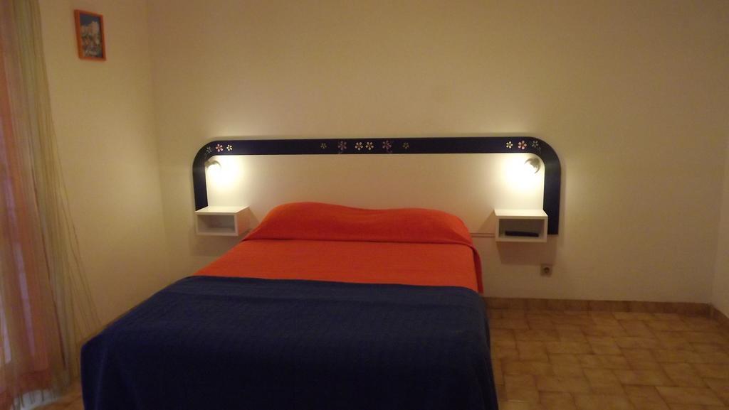 Residencia Laranjeira Pensión *