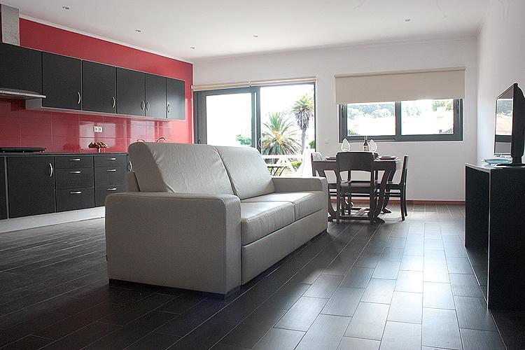 Faial Marina Aparthotel *