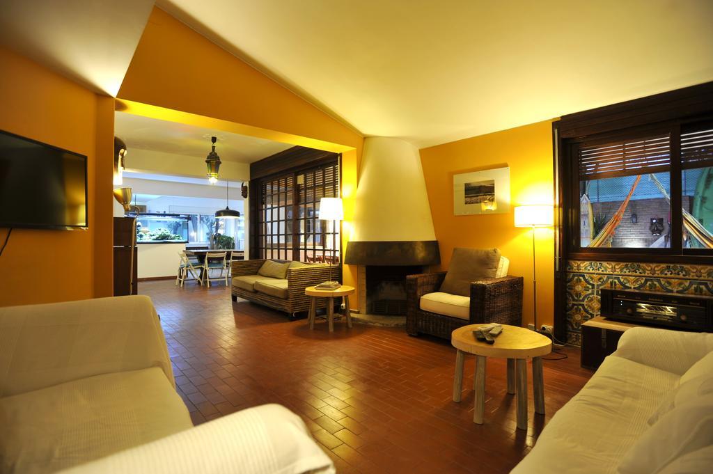 Bed & Breakfast Carcavelos Surf House