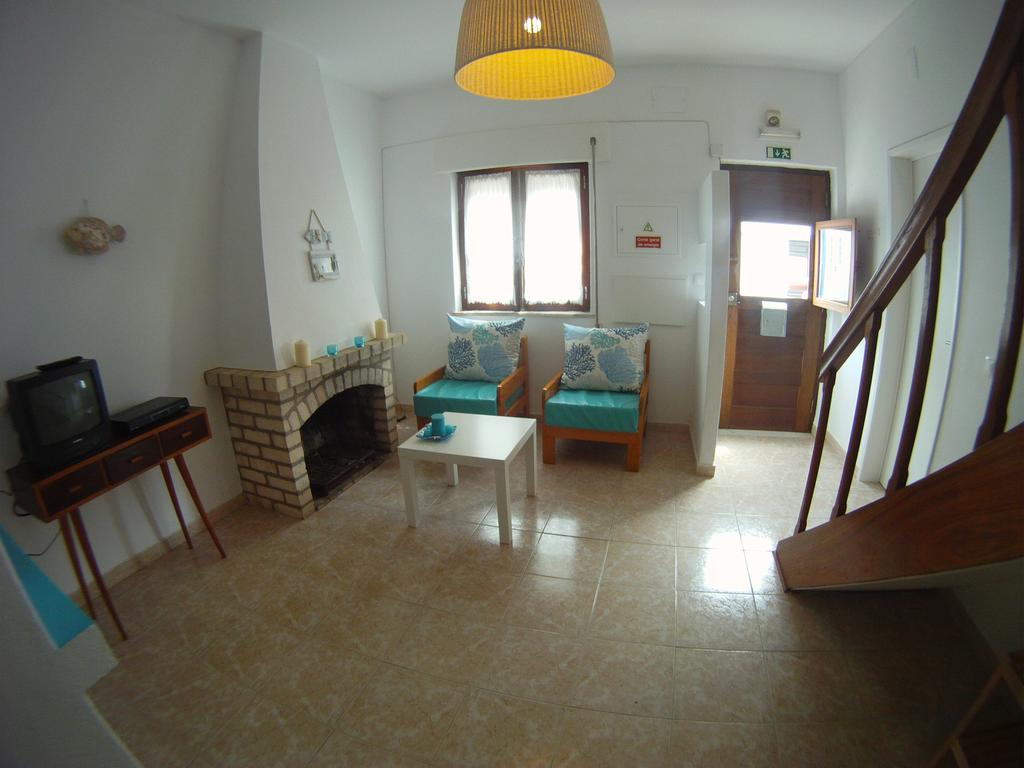 Hostel Ahoy Porto Covo