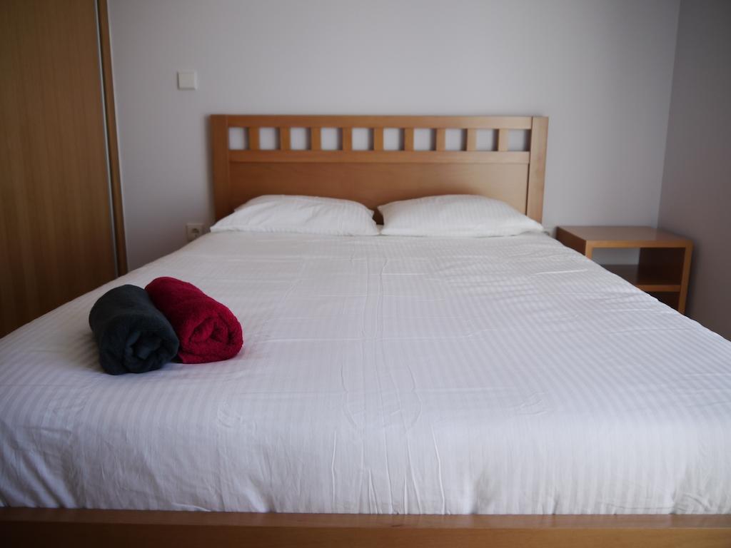 Apartment Bed & Seaside