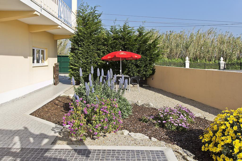 Hostel Tribo Da Praia - Almagreira Surf Peniche