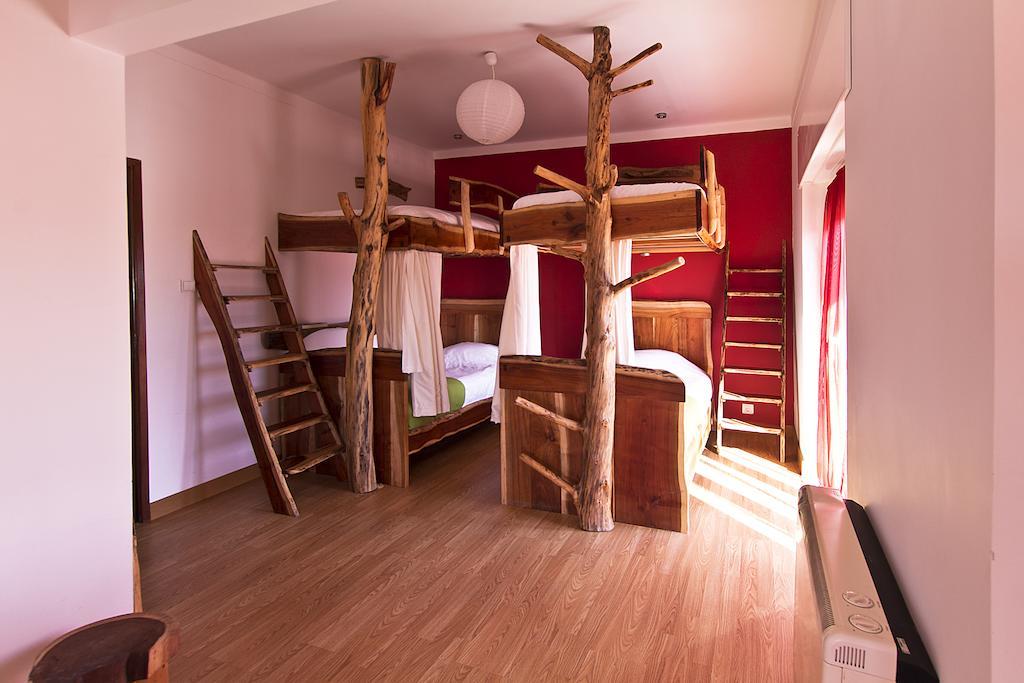 Hostel Tribo Da Praia - Almagreira Surf