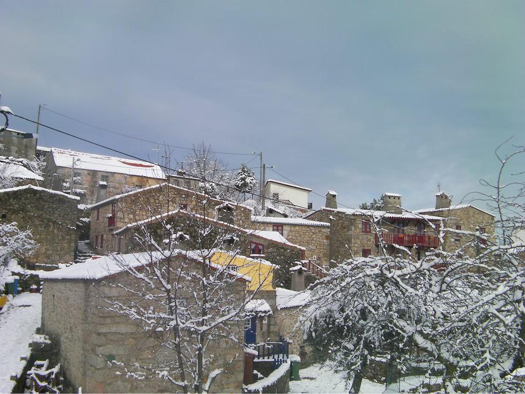 Casas Da Ribeira Seia