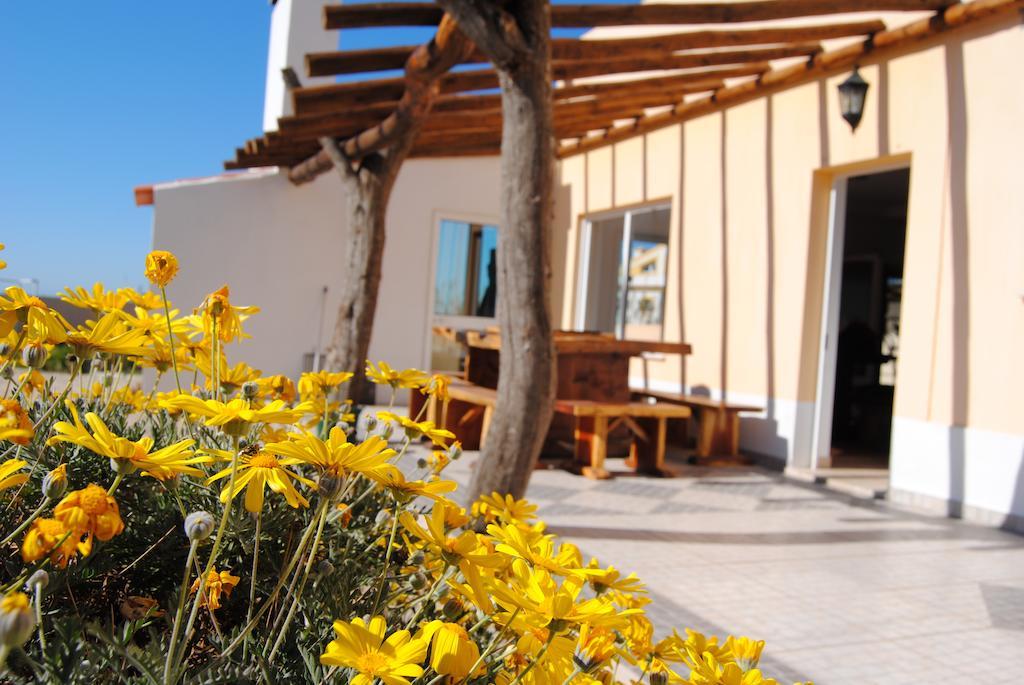 Hostel Tribo Da Praia - Almagreira Surf Peniche