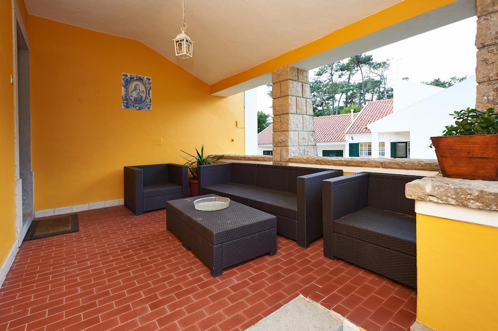 Villa Yellow House *