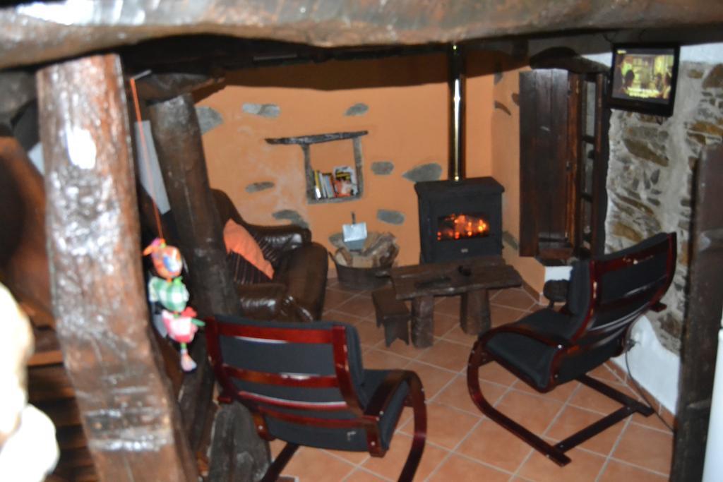 Holiday home Talasnal Montanhas De Lousa (Central Portugal)
