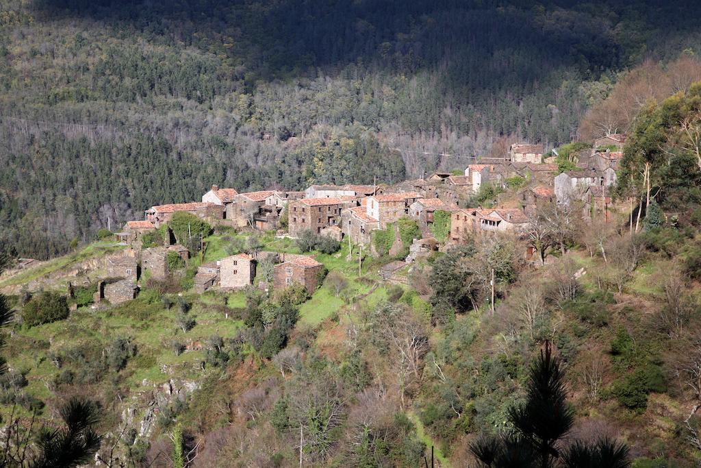 Talasnal Montanhas De Lousa (Central Portugal)