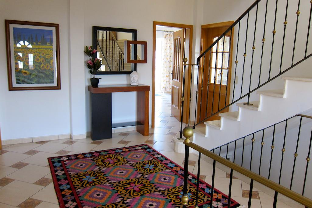 Villa 6 Bedroom Brady Private With Pool And Garden
