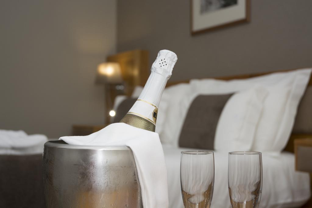 Hotel Rainha D. Amelia, Arts & Leisure