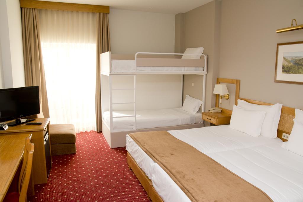 Hotel Rainha D. Amelia, Arts & Leisure 4*