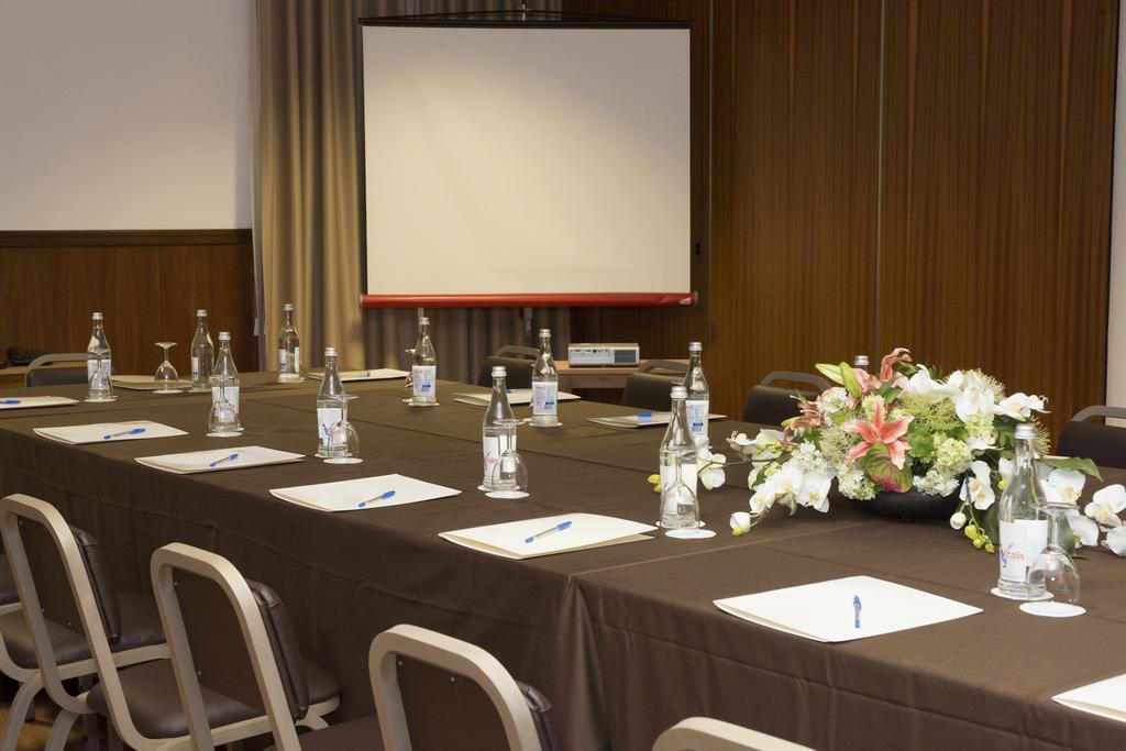 Hotel Rainha D. Amelia, Arts & Leisure