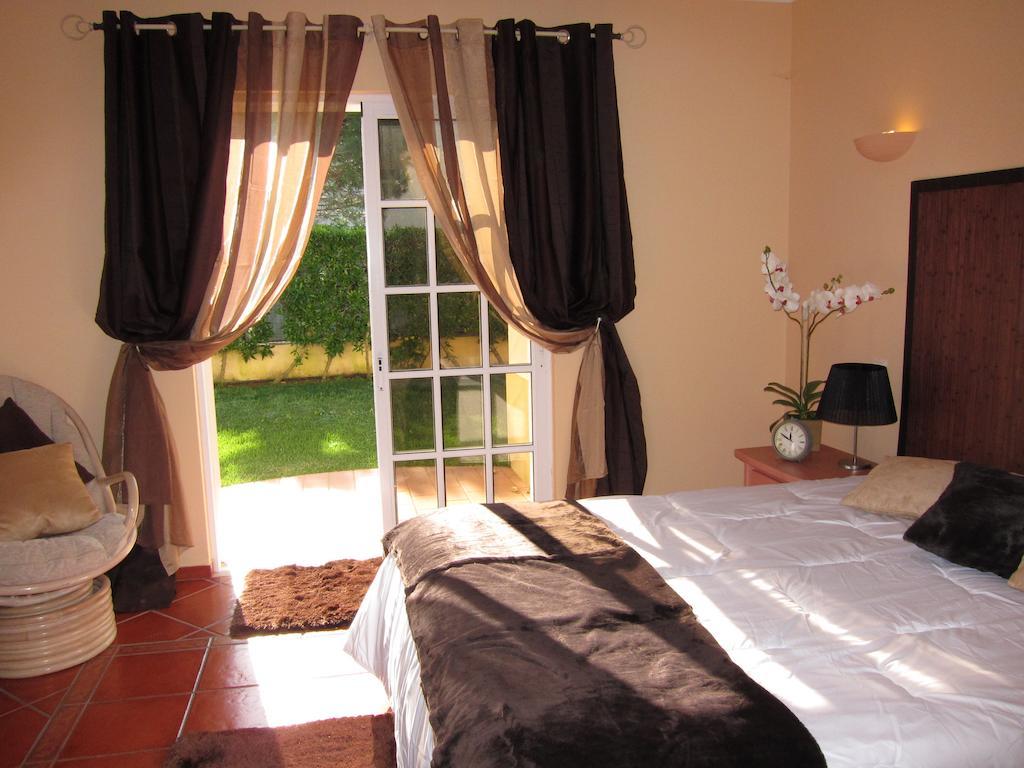 5 Bedroom Private Tenazinha Iii, Pool, Garden, Bbq Albufeira