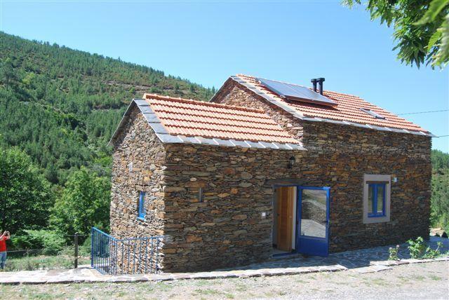 Casas Da Nascente Loriga