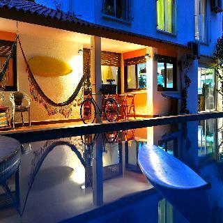 Carcavelos Surf House