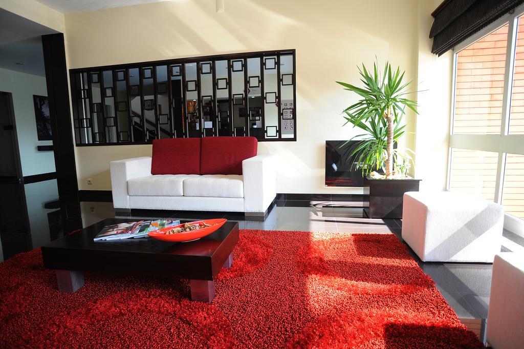 Hotel Colmeia Monte Real