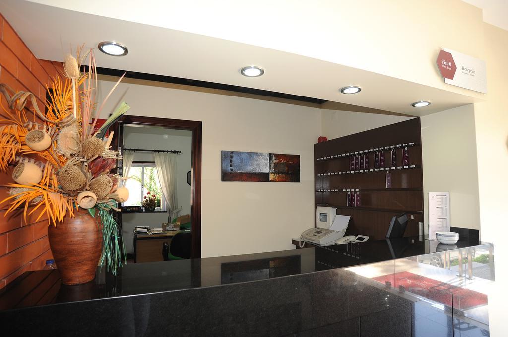 Hotel Colmeia Monte Real