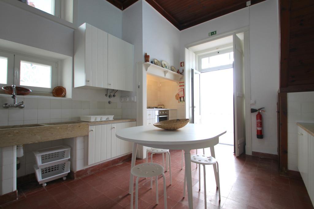 Casa Do Cais De Sao Martinho Do Porto Alcobaca