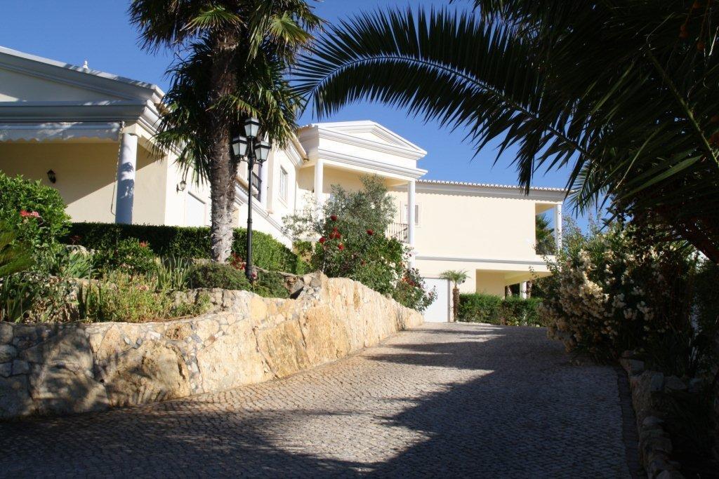 Villa Minerva Lagos