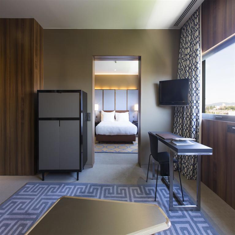 Hotel De Business & 4*