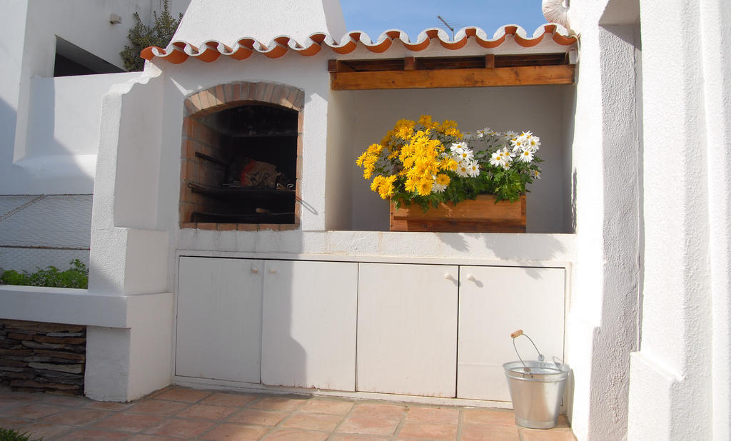 Bed & Breakfast Casinha De Taipa Without Television
