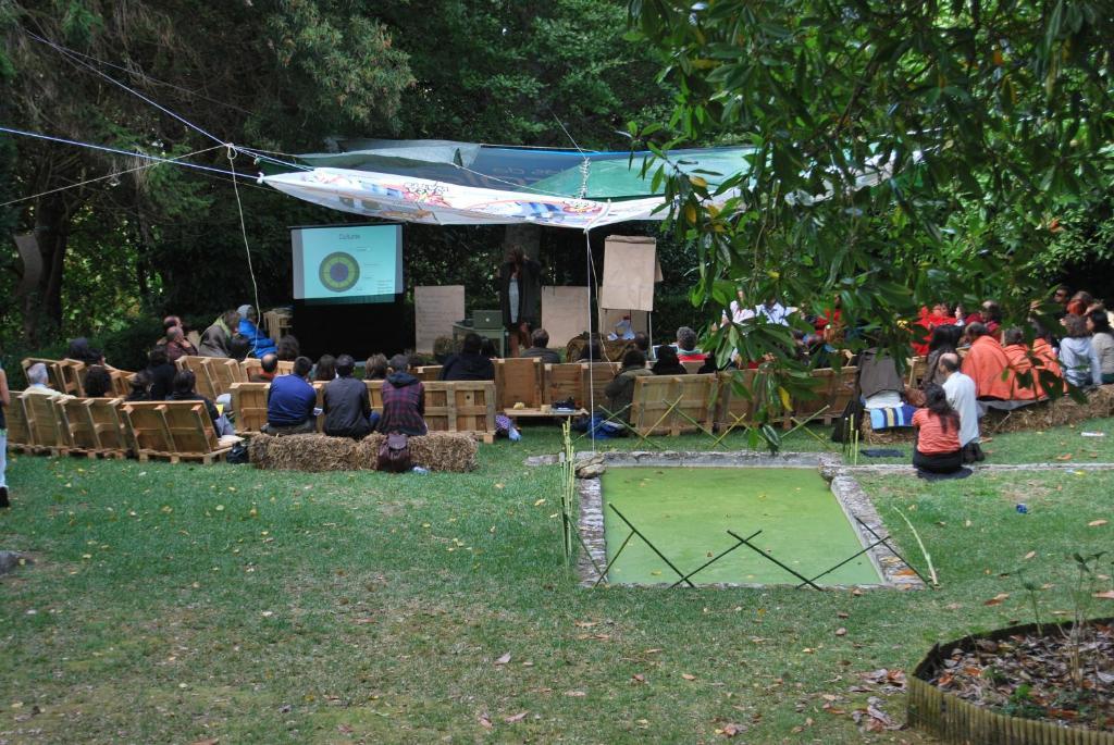 Almaa Hostal *
