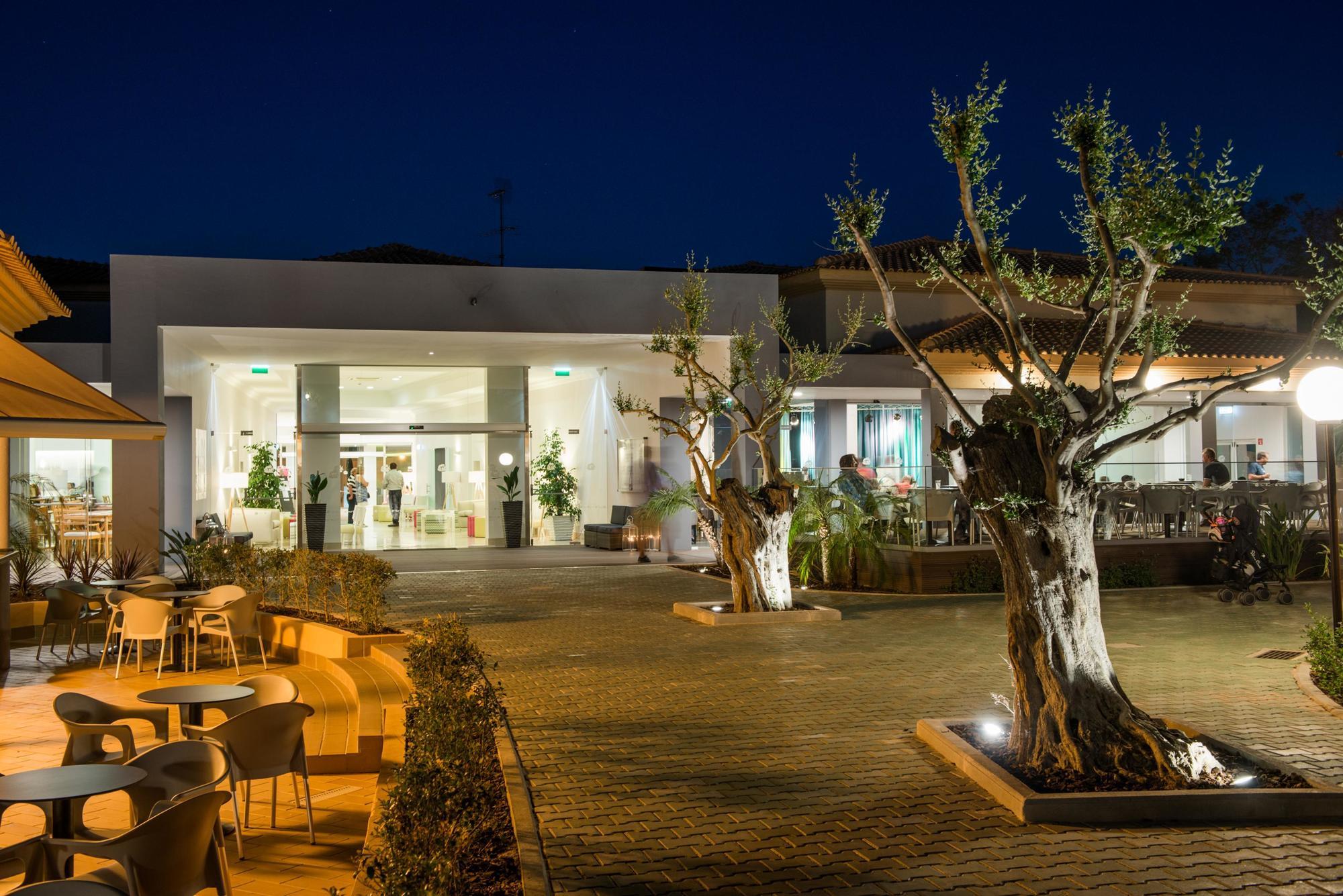 Aparthotel 3hb Clube Humbria 4*