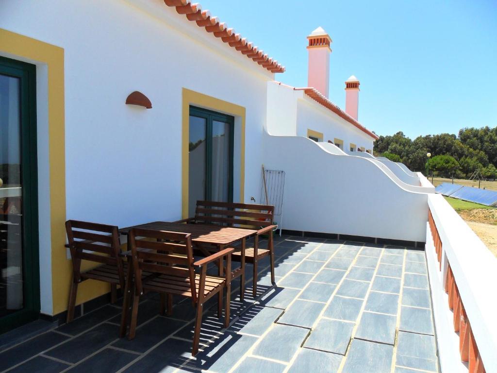 Campsite Monte Carvalhal Da Rocha 4*
