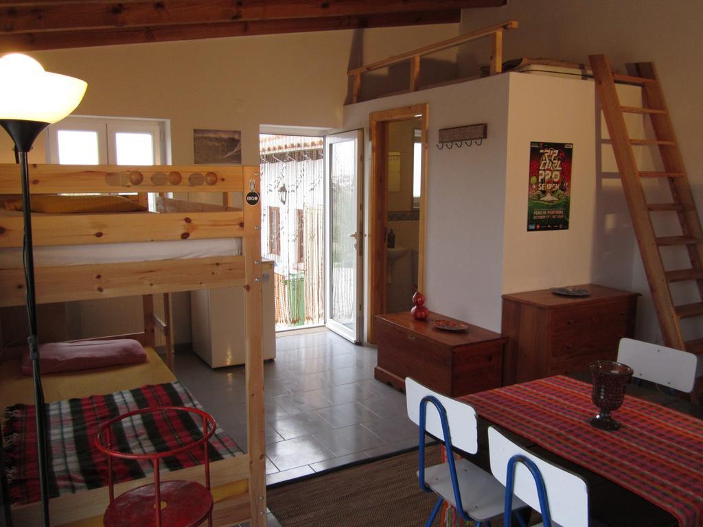Hostal Da Silva Surfcamp *