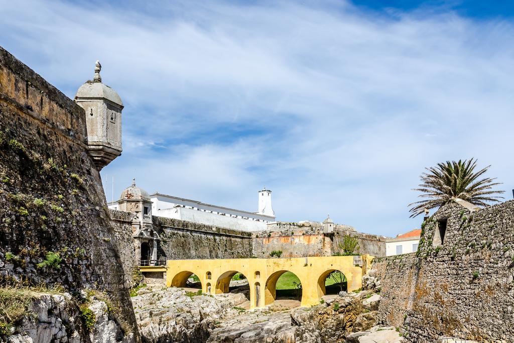Ossiano's Peniche