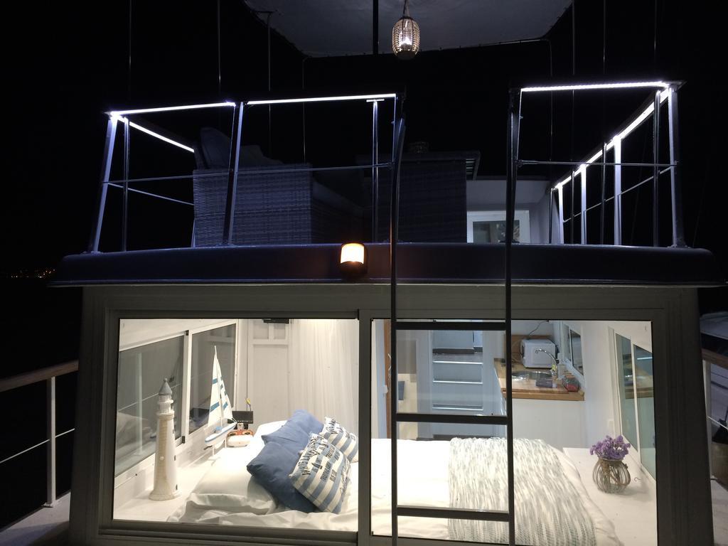 Hotel en barco Barco Casa