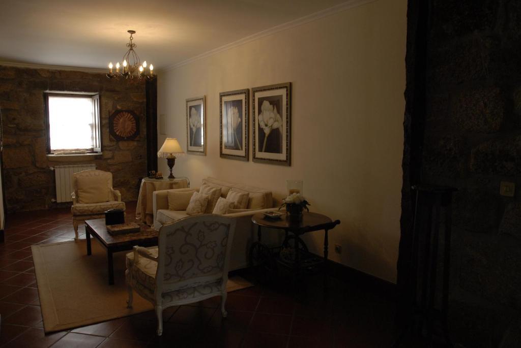 Casa Do Meio Do Povo - Turismo De Habitacao *